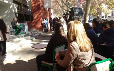 CLASE PÚBLICA Y ABRAZO SIMBÓLICO DE LOS DOCENTES UNIVERSITARIOS EN LA EIDFS