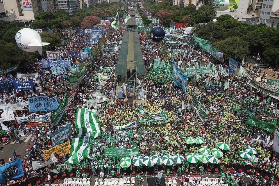 21F: EL SIDUNSJ-CONADU PARTICIPÓ DE LA HISTÓRICA MARCHA CONTRA EL AJUSTE