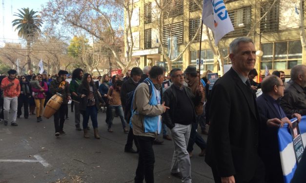 Multitudinaria marcha “TODOS SOMOS UNSJ”